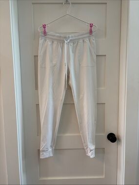 ZYIA White Jogger size medium